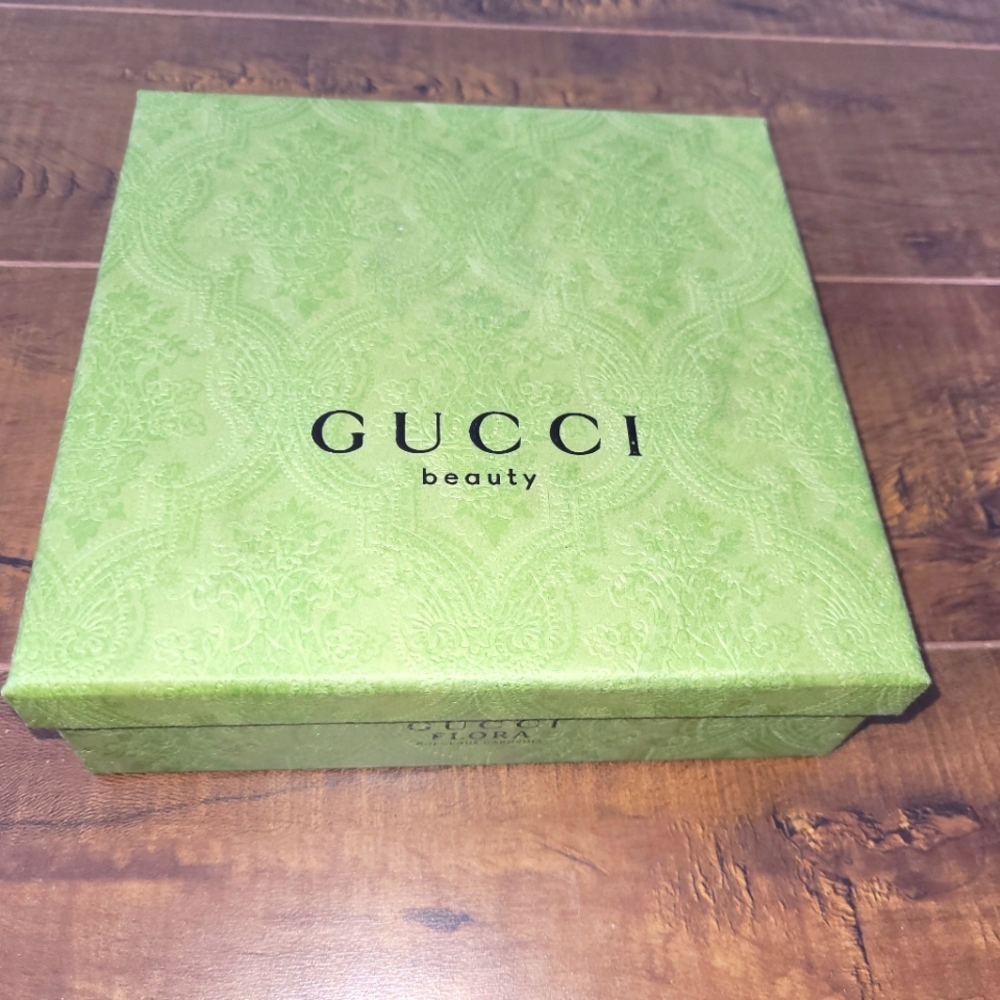 Gucci gift box